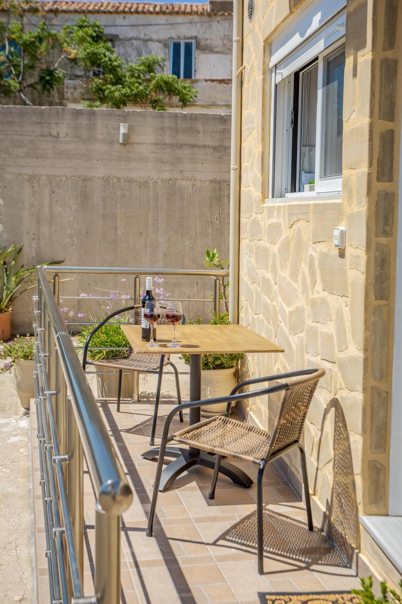 Petra'S Charming Home, 500M To Beach Chania  Екстер'єр фото
